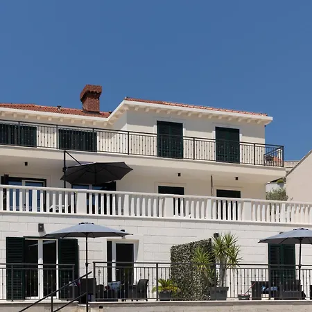 Honoris Apartment - Brand New - Private Parking - 90 M From The Beach- Terrace Slano Exterior photo