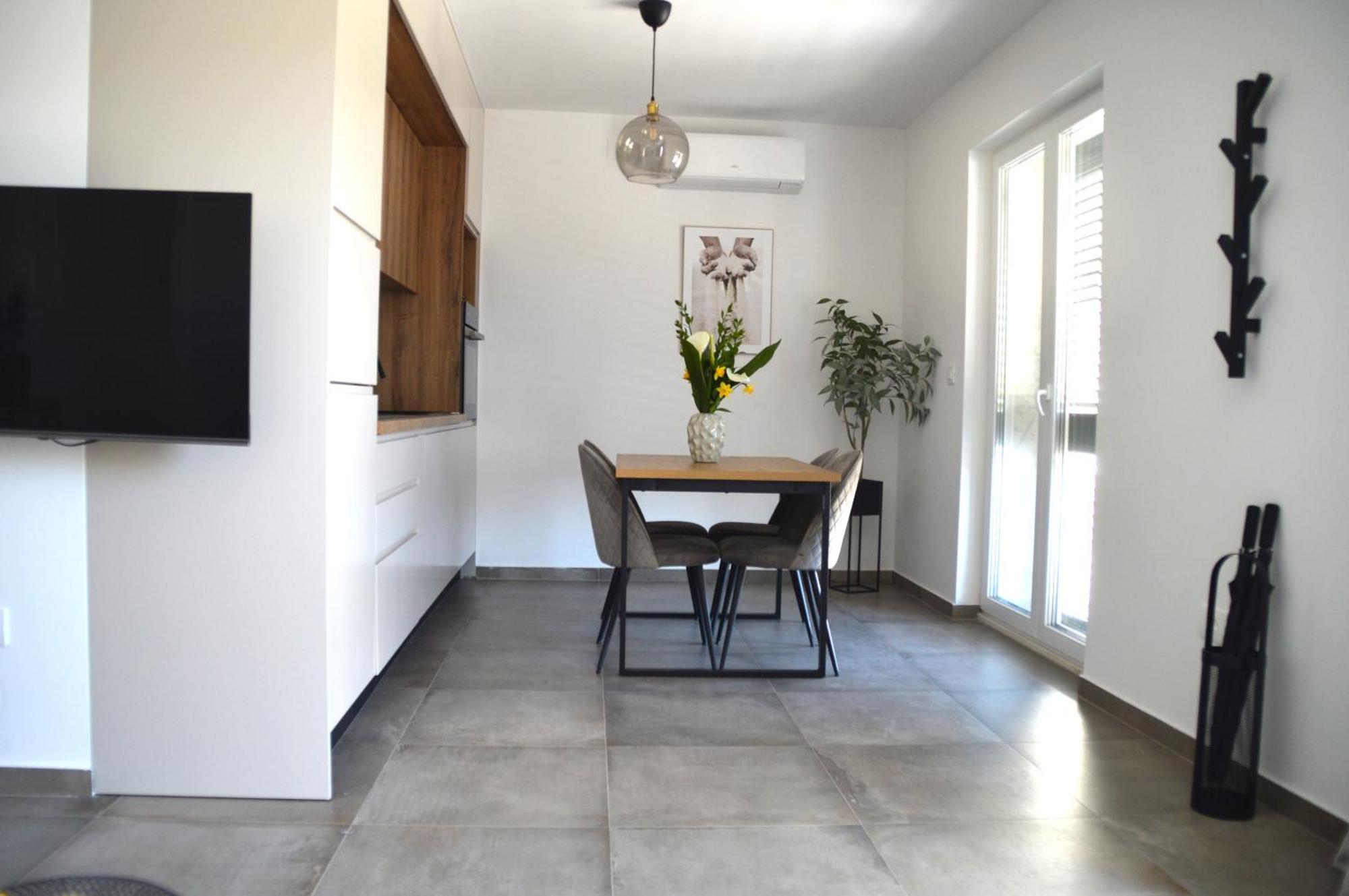 Honoris - Brand New - Private Parking - 90 M From The Beach- Terrace Apartment Slano