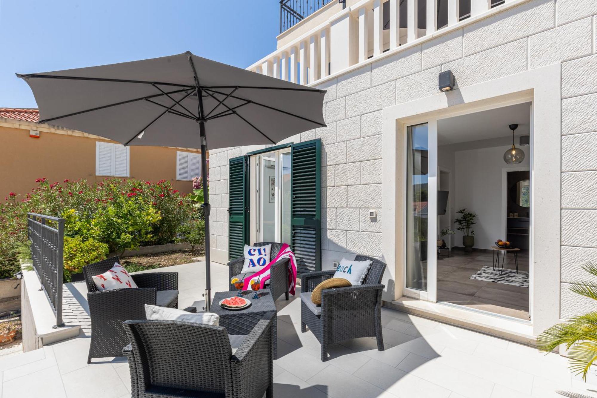 Honoris - Brand New - Private Parking - 90 M From The Beach- Terrace Apartment *