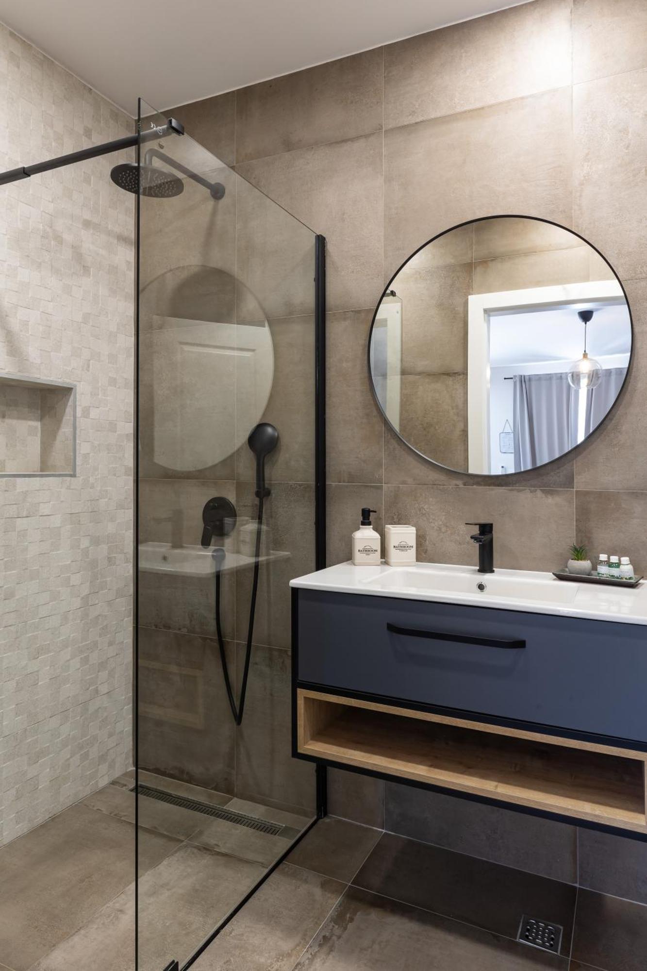 Honoris - Brand New - Private Parking - 90 M From The Beach- Terrace * Slano