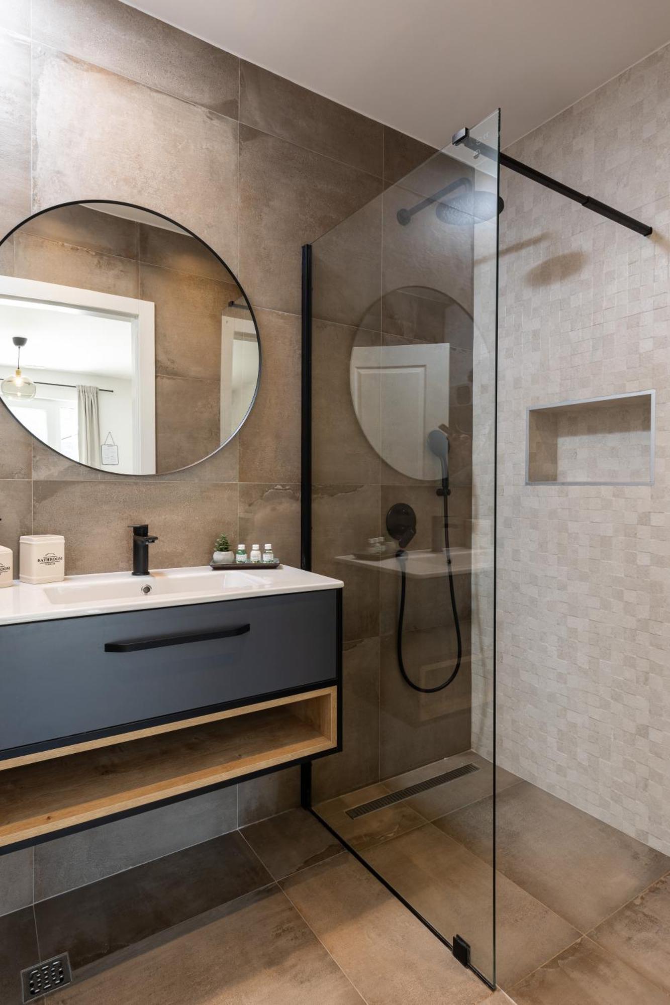 Apartment Honoris - Brand New - Private Parking - 90 M From The Beach- Terrace