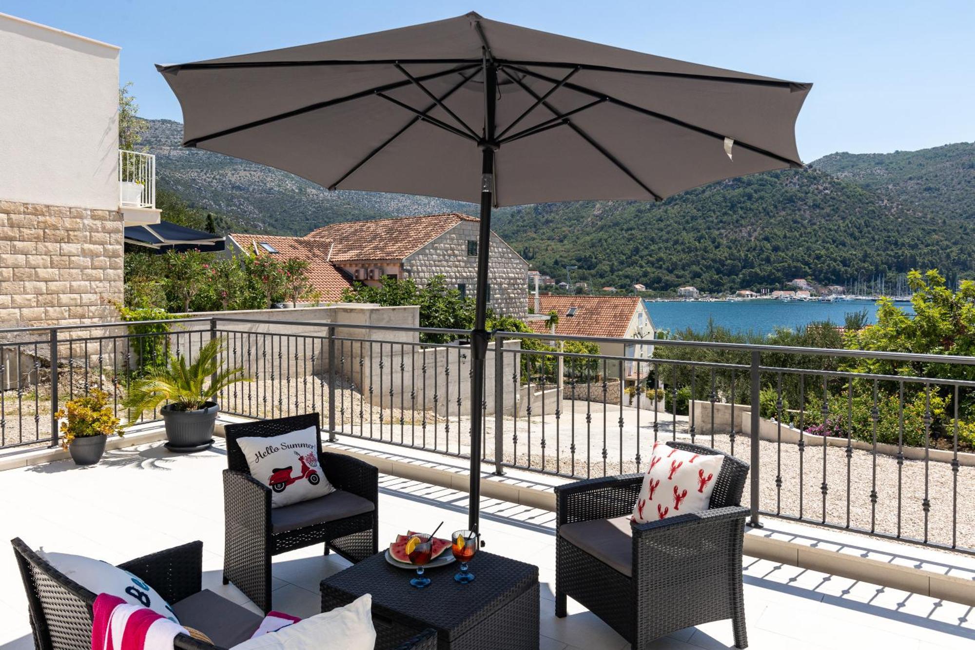 Apartment Honoris - Brand New - Private Parking - 90 M From The Beach- Terrace