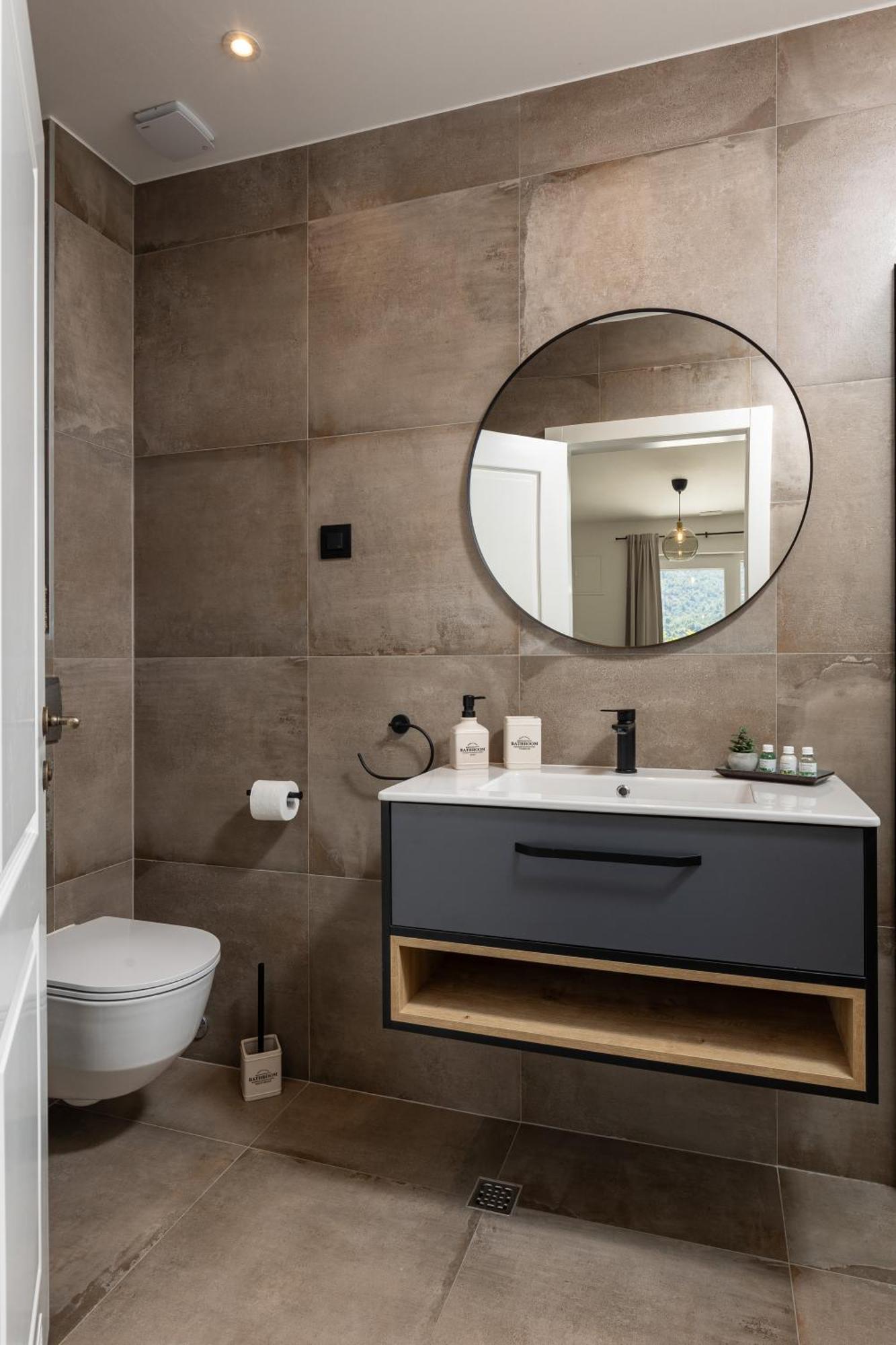 Honoris - Brand New - Private Parking - 90 M From The Beach- Terrace Apartment *